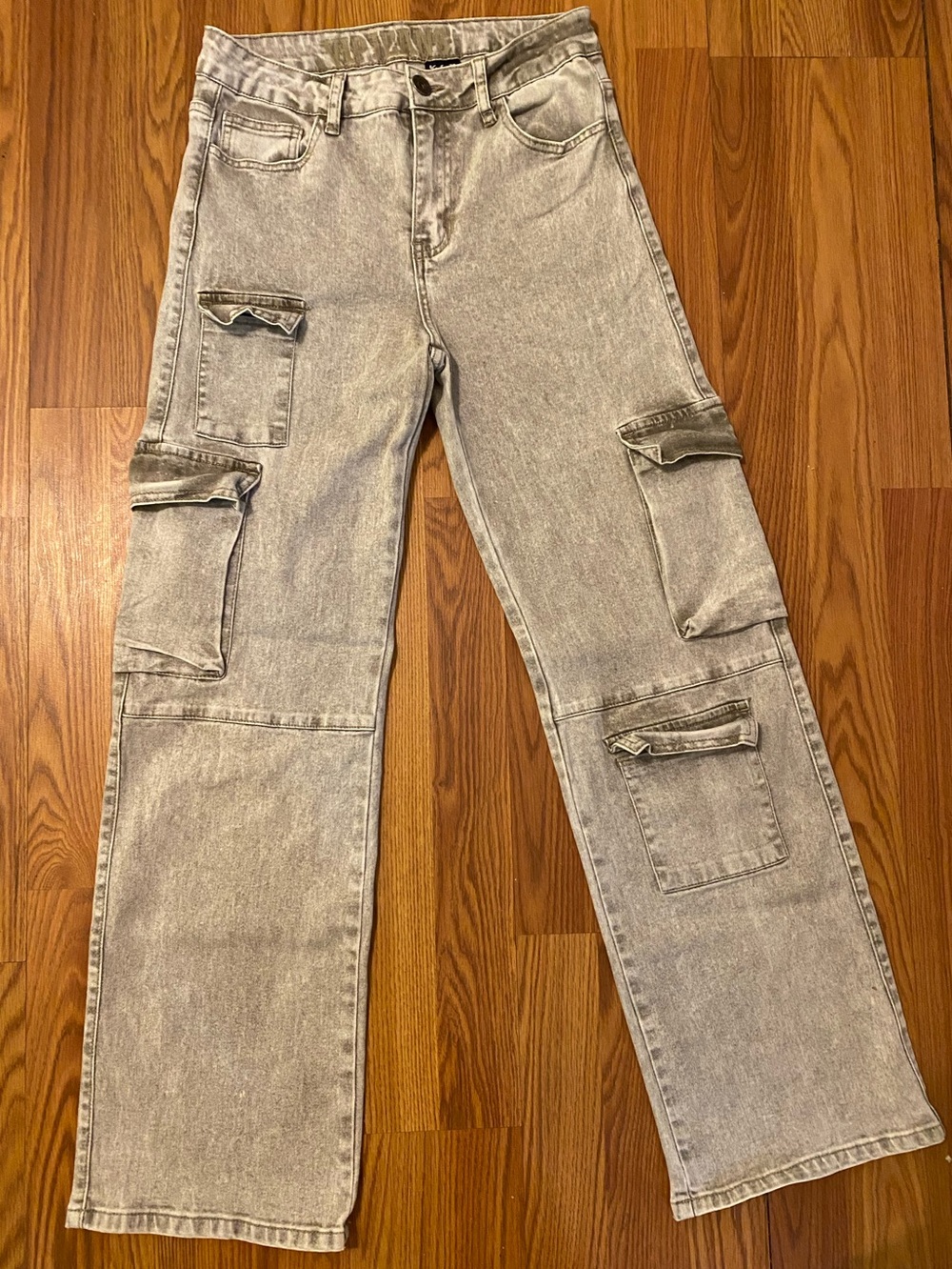 V.I.P. | Wide Leg Light Brown Wash Cargo Jeans | Size 9/29